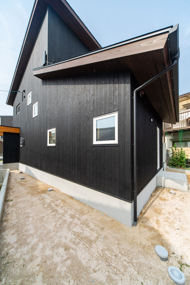 広島市安佐南区に建つ　優しい高性能注文住宅