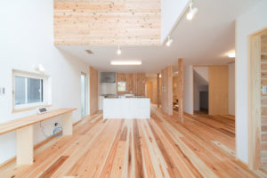 広島市安佐南区に建つ　優しい高性能注文住宅