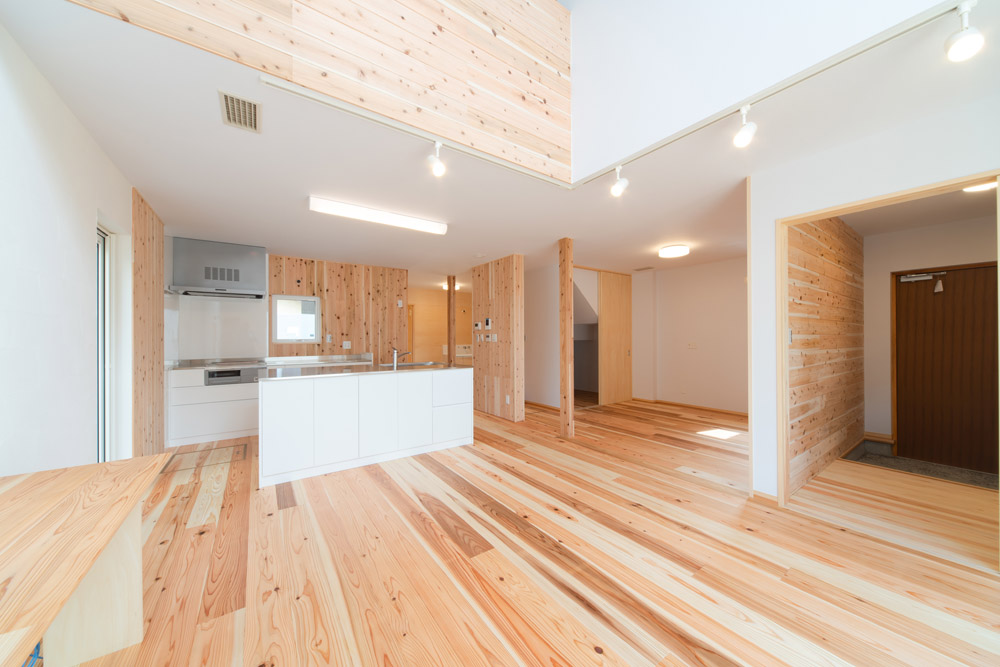 広島市安佐南区に建つ　優しい高性能注文住宅