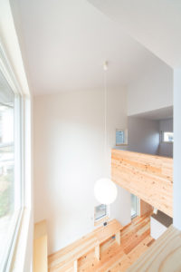 広島市安佐南区に建つ　優しい高性能注文住宅　明るいリビング