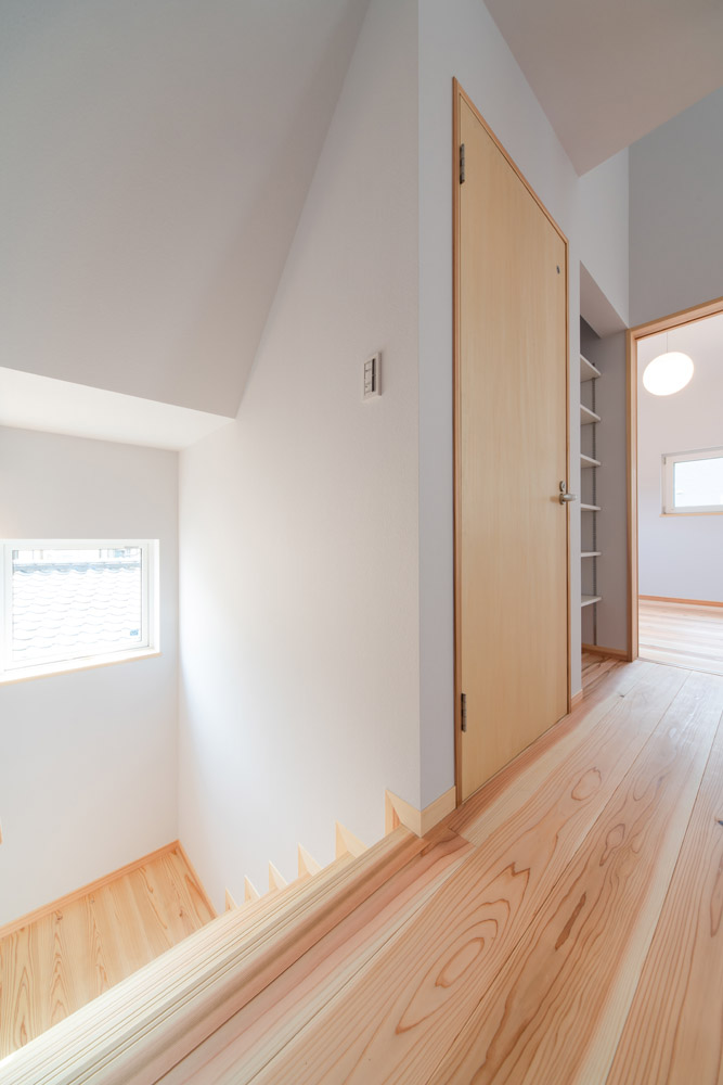 広島市安佐南区に建つ　優しい高性能注文住宅