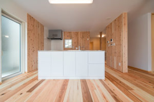 広島市安佐南区に建つ　優しい高性能注文住宅　造作ｷｯﾁﾝ