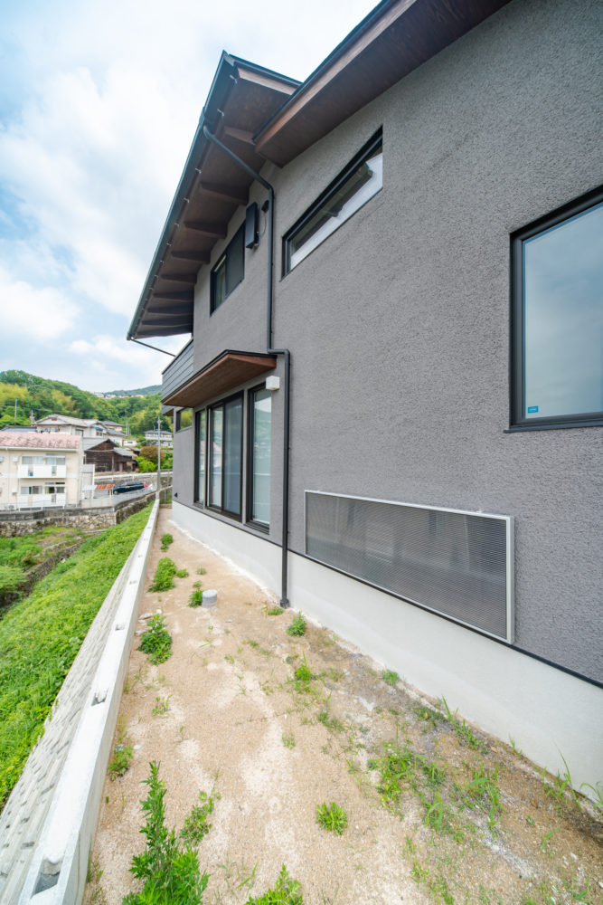 広島市安佐南区の家　外観　ソーラーウォーマー　高性能パッシブ設計