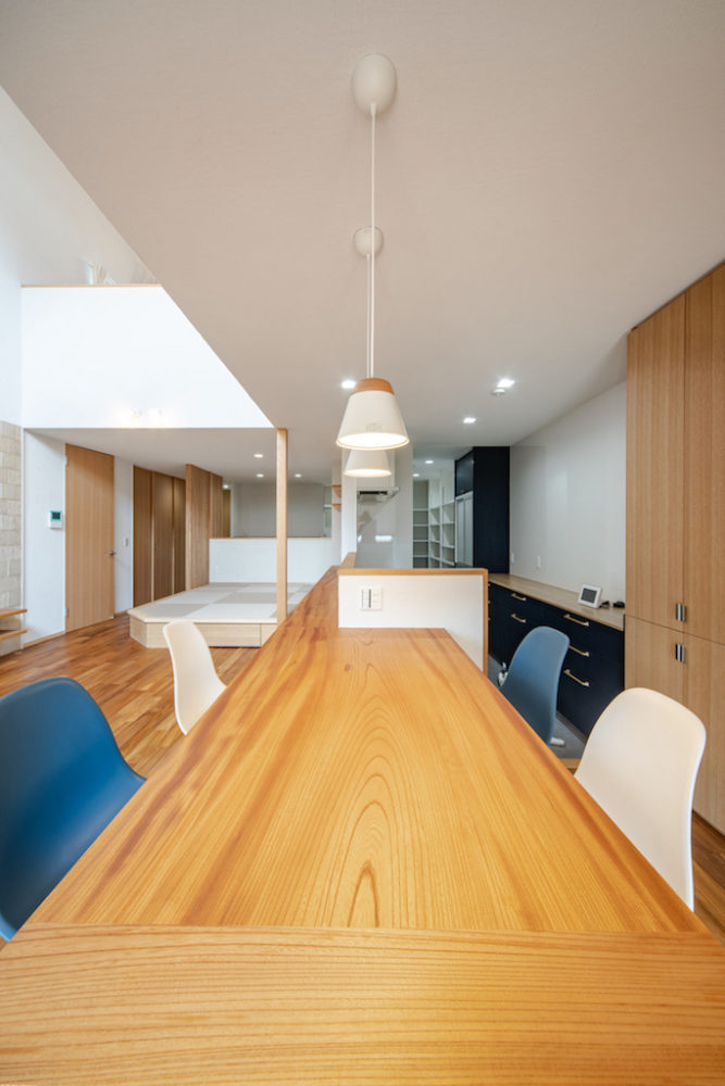 廿日市で最上級の快適性　廿日市パッシブハウス　使いやすい　ダイニングテーブル