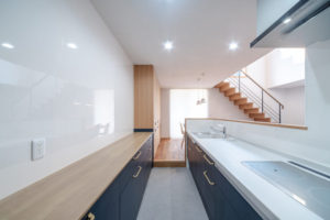 廿日市で最上級の快適性　廿日市パッシブハウス　使いやすい　キッチン