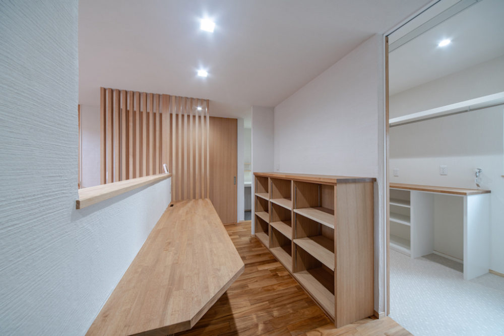 廿日市で最上級の快適性　廿日市パッシブハウス　書斎と家事スペース