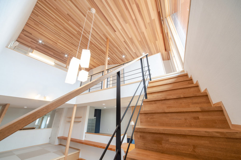 廿日市で最上級の快適性　廿日市パッシブハウス　明るい吹き抜け