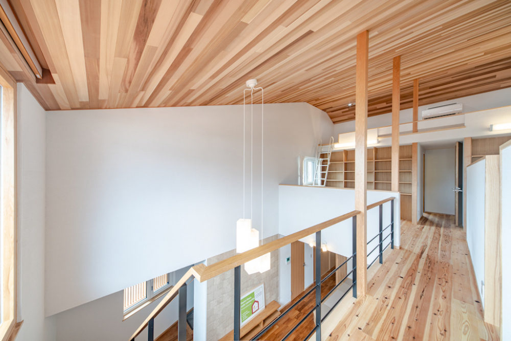 廿日市で最上級の快適性　廿日市パッシブハウス　明るい吹き抜け