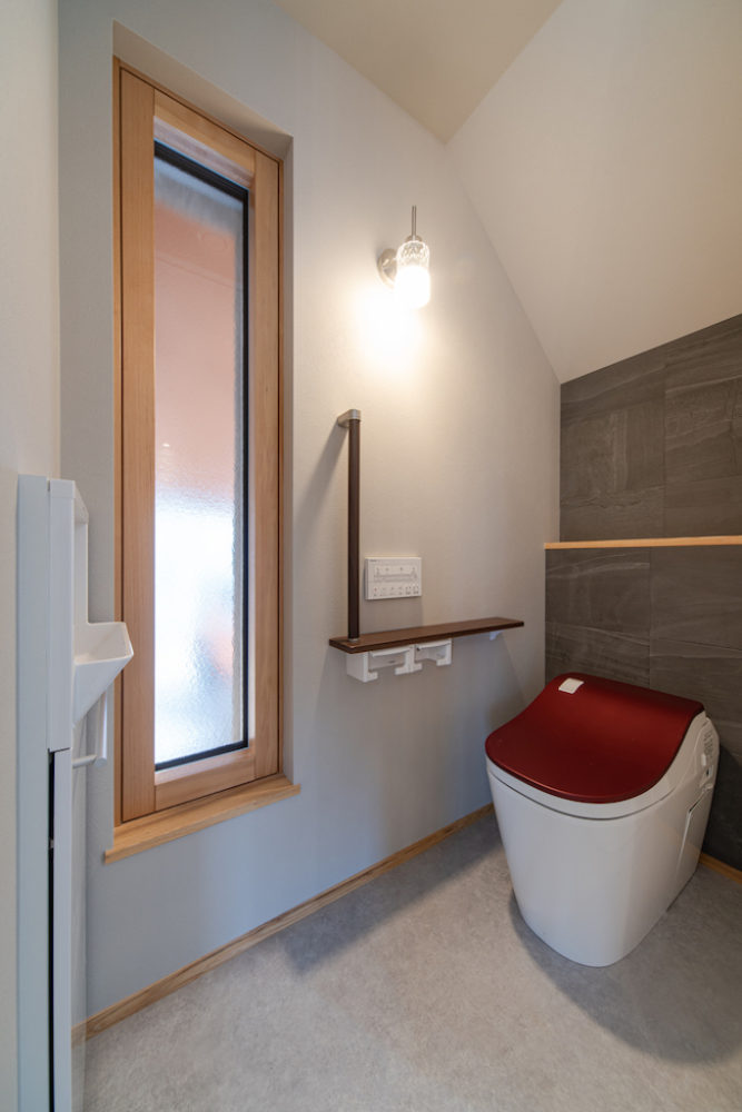 広島で最上級の快適性　こころパッシブハウス　おしゃれなトイレ